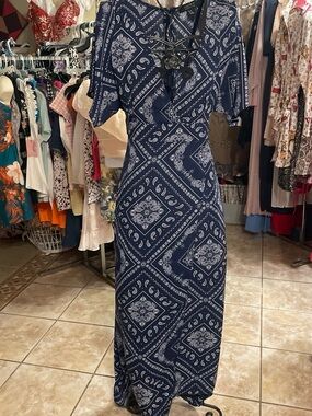 Forever 21 Navy and White Bandana Print Maxi Dress